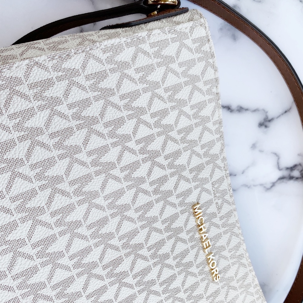 👜💕-NWT Michael Kors Large Messenger Camera Bag - Picture 7 of 7
